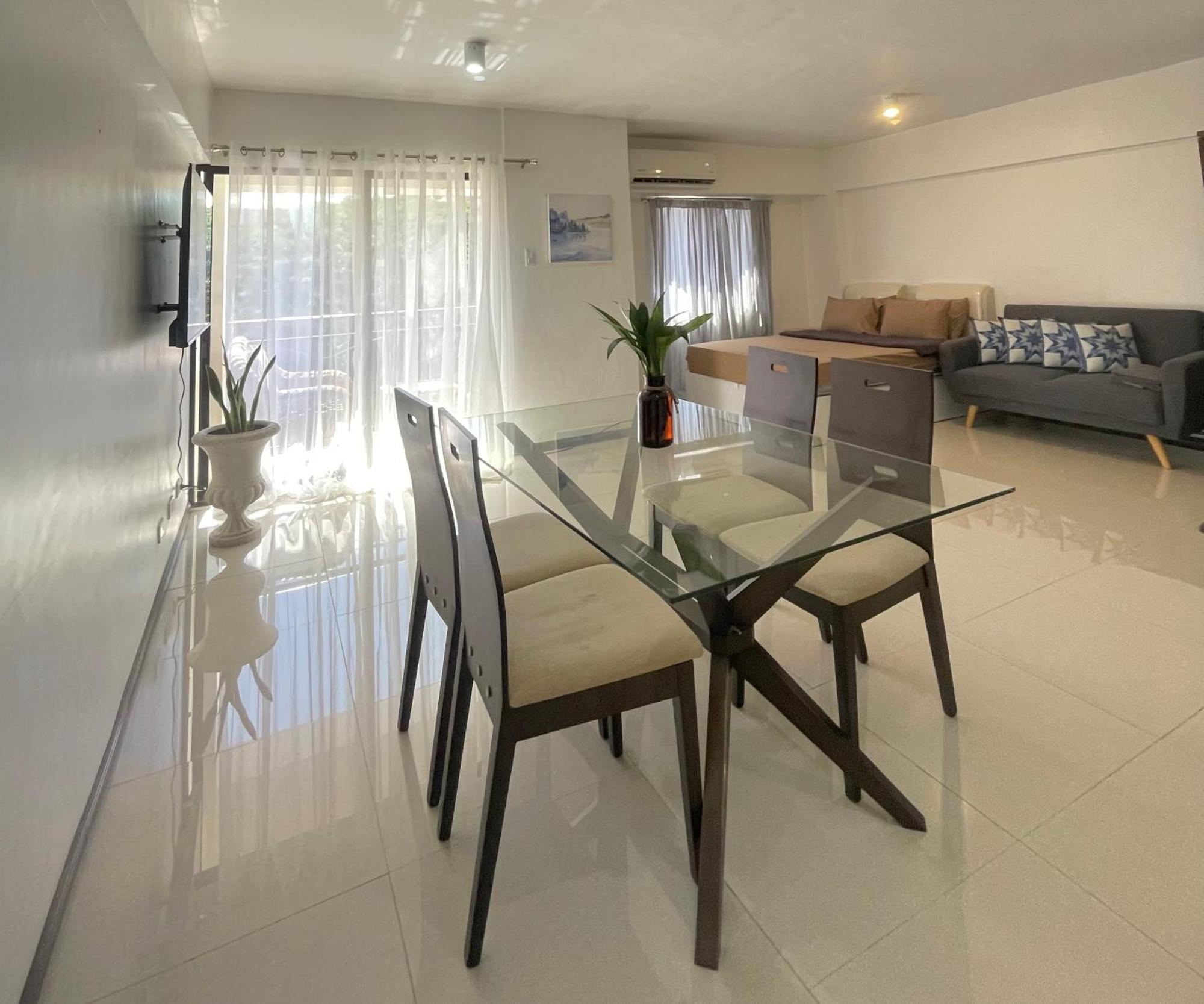 The Premier Suite Lapu-Lapu City Exterior photo